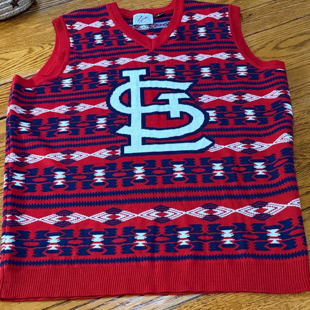 Klew brand St. Louis Cardinals lightweight sweater vest. Men’s XL